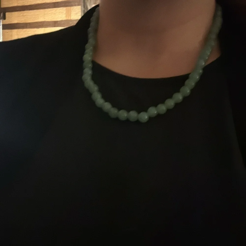 Vintage Jade Bead Necklace and Bracelet Set Silver Clasps - Picture 8 of 12